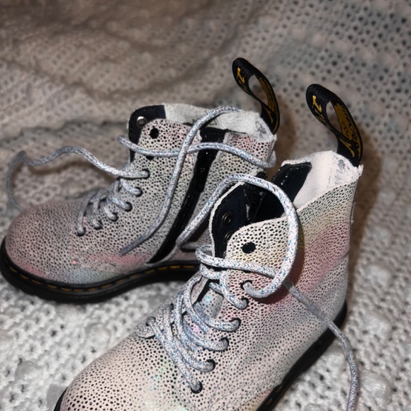 Dr. Martens Air Wair Size 9 Kids Rainbow Sparkle Boots - Picture 2 of 8